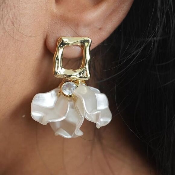 Vintage style earrings A305 - Picture 1 of 5